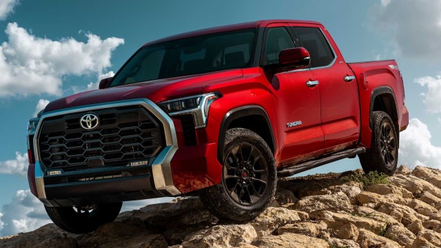 Новая Toyota Tundra: брутальный дизайн и супервыносливое шасси