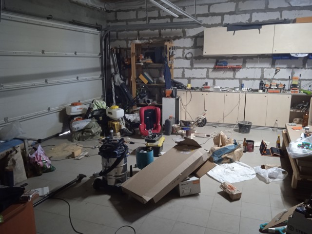 Завершил ремонт гаража