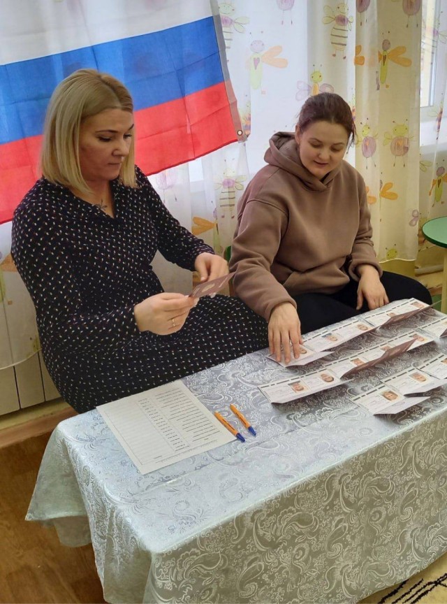 Шуточные выборы президента устроили в мурманском детском саду «Росинка»