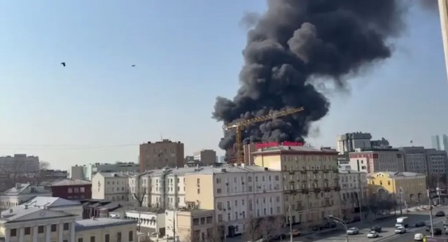 Сильный пожар в элитном ЖК «Роза Росса» в центре Москвы