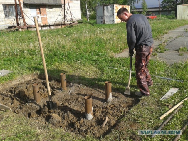 Мегарукажопим спортивную площадку.
