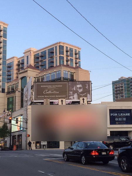 Горожан, спешащих на работу встречала порнореклама