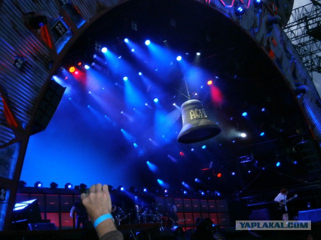 AC/DC. Вжарим рок в этой дыре!
