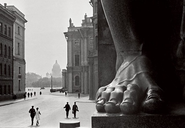История в фотографиях