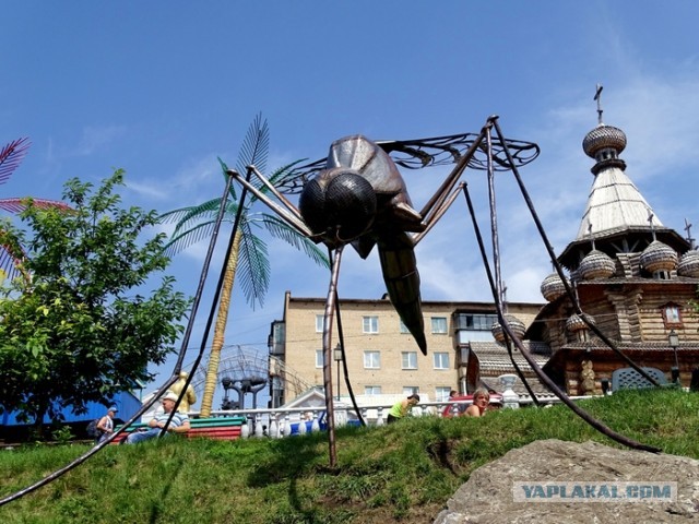 Памятники, способные удивить любого