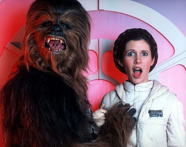 Секси Лея: соблазнительная фотосессия Кэрри Фишер 1983 года для поддержки 6 эпизода "Звездных войн"