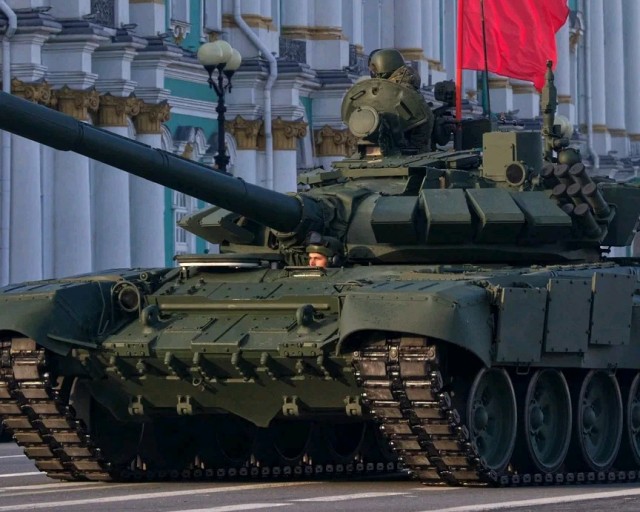 С Днём Рождения! Т-72!