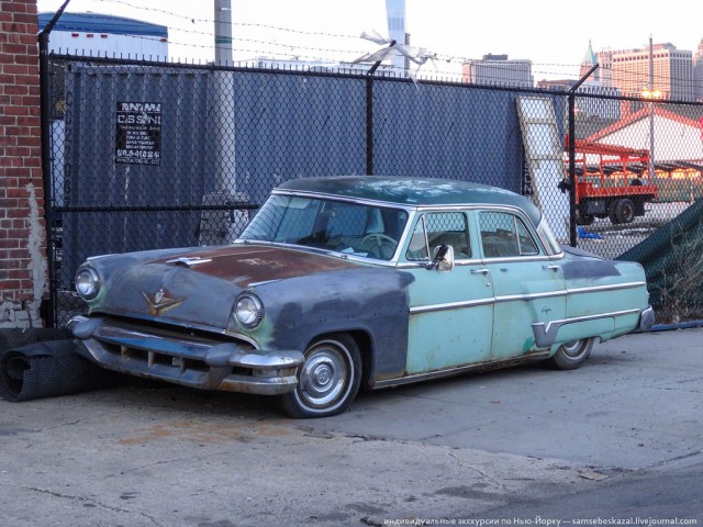 Старые автомобили на улицах Нью-Йорка 2
