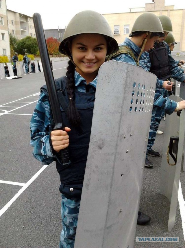 А как вам нравятся такие сотрудники полиции?