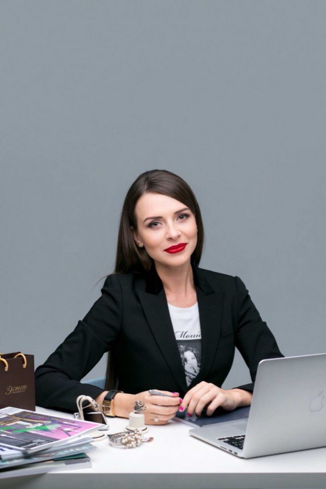 Офисные работницы