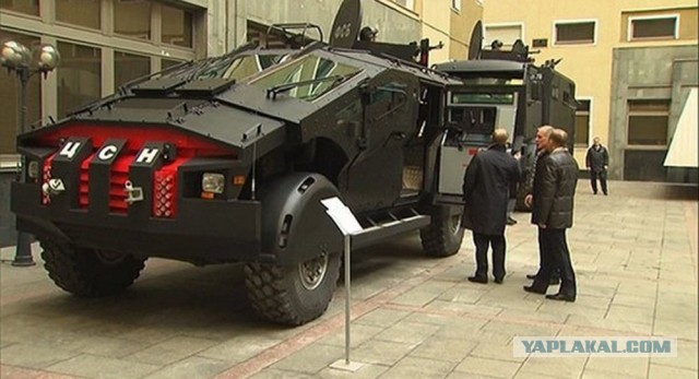 Появилось первое фото опытного образца бронеавтомобиля "Ласок 4-П"