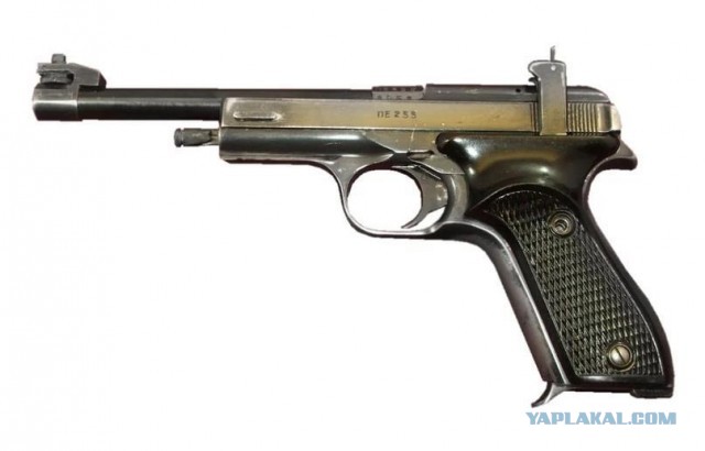 Beretta 21A - кому понадобился пистолет с заряжанием как у ружья?