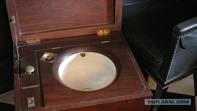 Не путайте гальюн 17 века со своим дачным сортиром