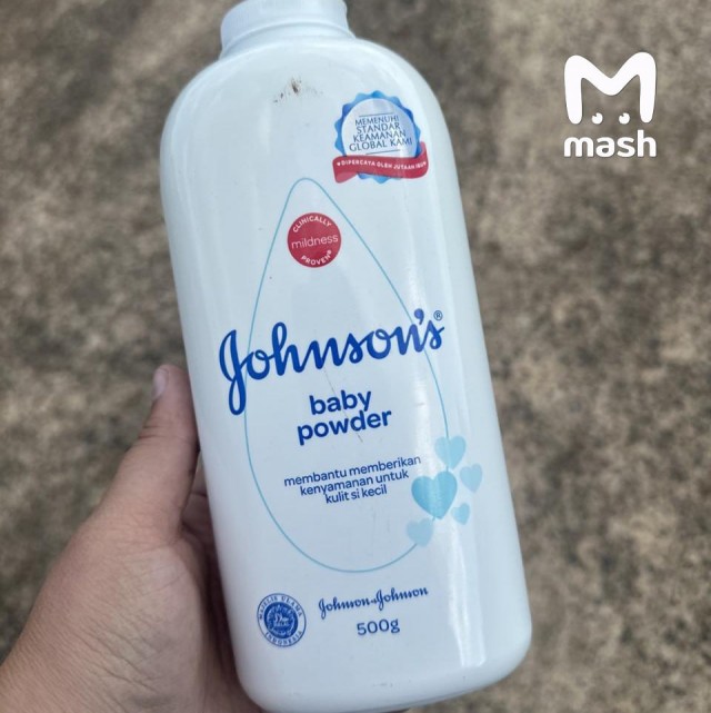 Популярная детская присыпка Baby Powder от Johnson & Johnson провоцирует развитие онкологии.