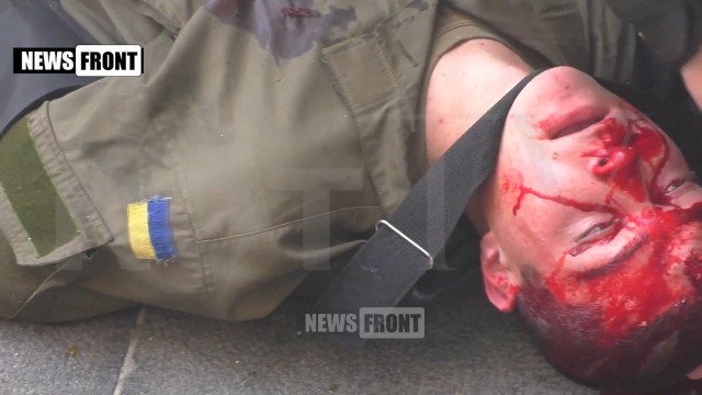 Митингующие в Киеве штурмуют здание Рады