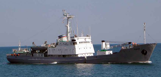 Корабль Черноморского флота столкнулся в Черном море с судном "Ашот-7" и затонул