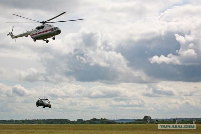 Летающе-толкающий Audi Q7 на МАКСе