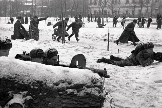 История в фотографиях