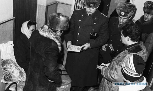 Откуда ложь о беспаспортных колхозниках без права выезда?