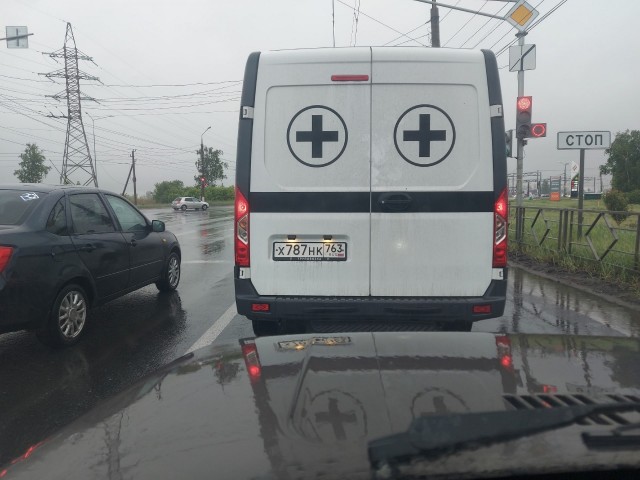 Неуместный юмор?