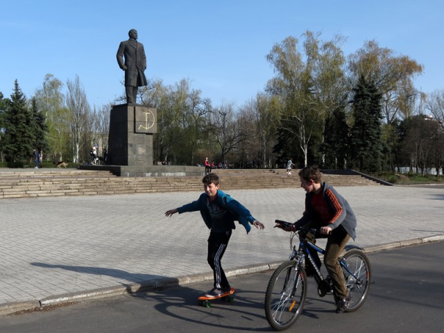 Две стороны одной войны. Мирная жизнь Донбасса