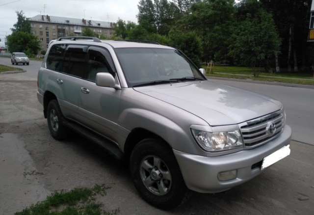 «Крузак» от дяди в малиновом пиджаке: автолегенды 90-х, которые до сих пор в цене