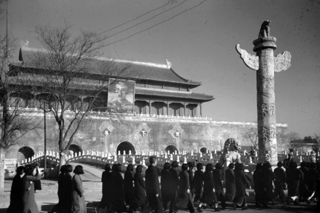Первые два послевоенных года в исторических фотографиях