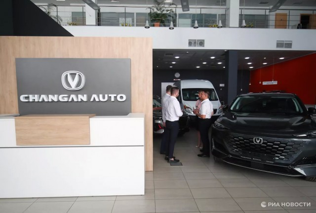 Заводчане всё — Changan и Huawei открыли самообучающийся ИИ-завод, в котором все управляется с одного компа