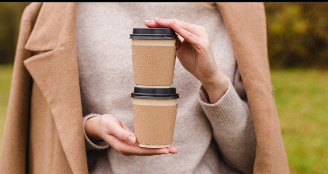 Треть москвичей тратят на кофе с собой 3-5 тысяч рублей в месяц