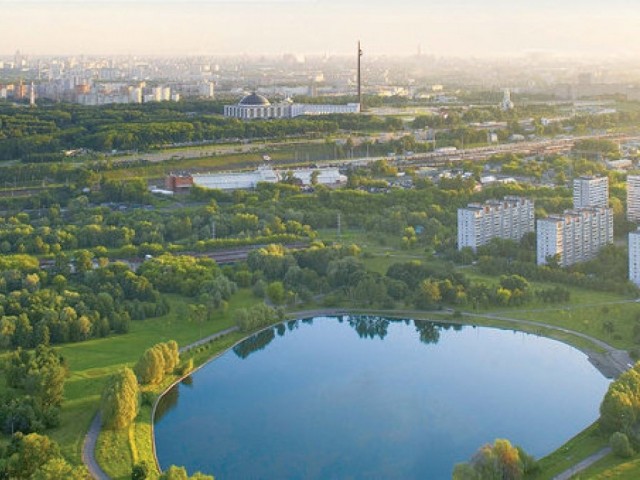 Москва при Брежневе и сейчас на 20 кадрах сделанных в одних и тех же местах