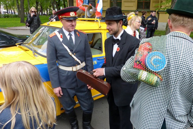 Парад ретро-техники в Санкт-Петербурге