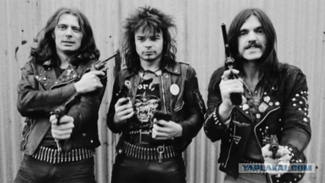 80-е года прошлого века выдались тяжелыми для костюмеров рок-музыкантов
