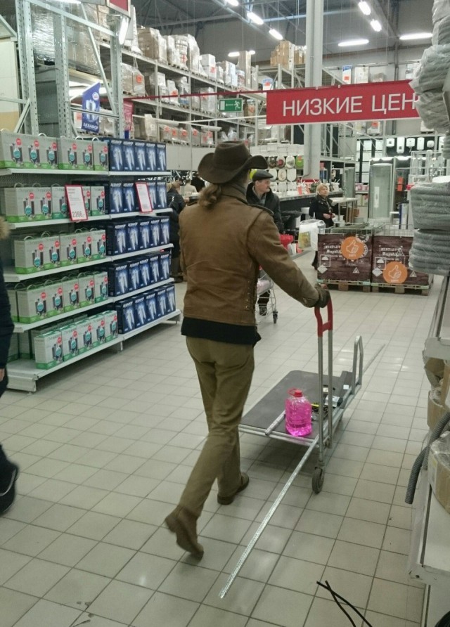 Модные персонажи на питерских улицах