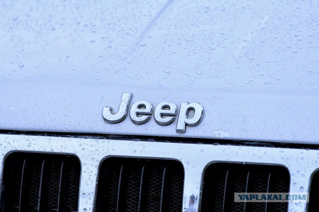 Старый Grand Cherokee, на тестовой трассе "Jeep Territory"