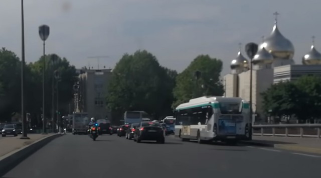 Сопровождение полицией скорой помощи во Франции