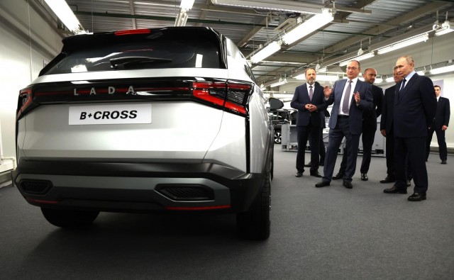 Официальная премьера новейшего кроссовера Lada B+ Cross от АвтоВАЗа состоится 18 июня 2025 года