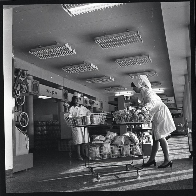 Фотохроника "загнивающего совка". Часть 10