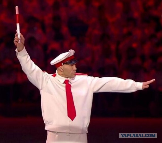 "Георгиевские " ленточки против флагов УПА