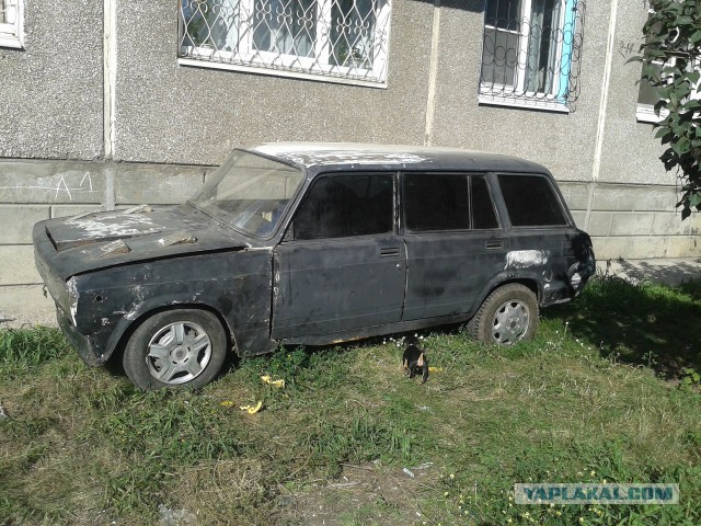 Между двух трамваев ?