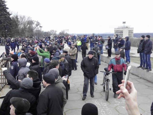 Демонтаж памятника Ленину в Запорожье