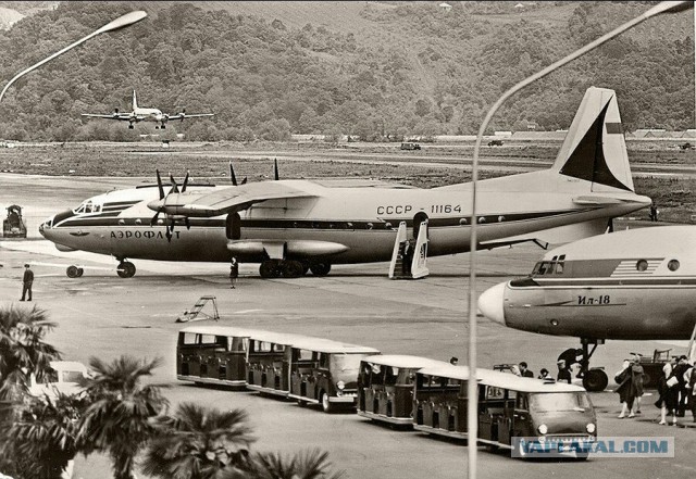 Авиационное видео - Туполев Ту-204 / Антонов Ан-12 Лондонские редкие самолеты