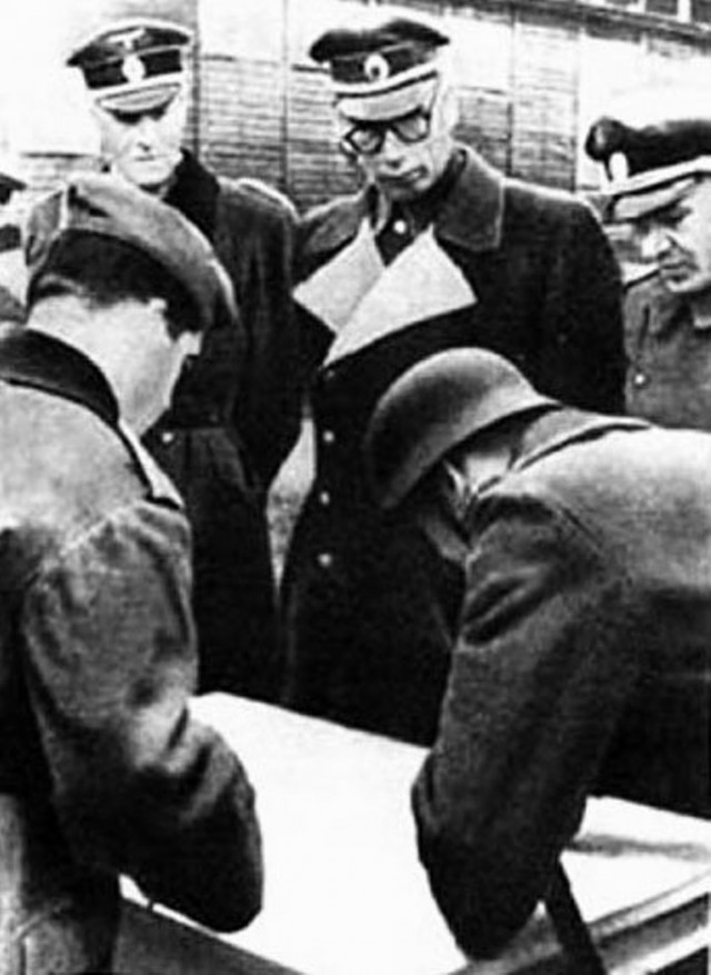 Памятник примирения – кому и зачем