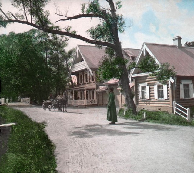 Нейросеть раскрасила первое видео о московской жизни в 1896 году