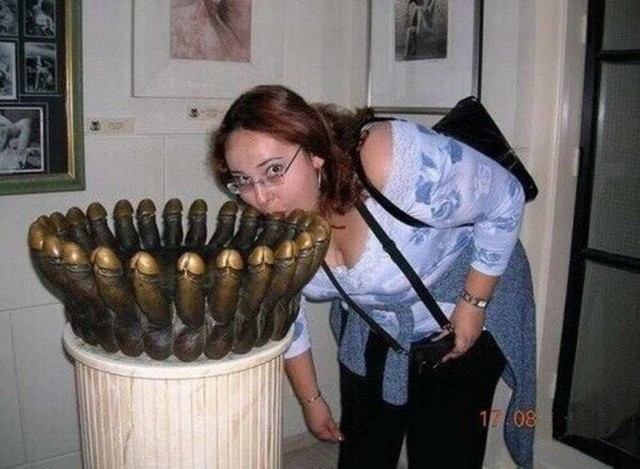 Ленка, давай фоткай быстрее, я же позирую