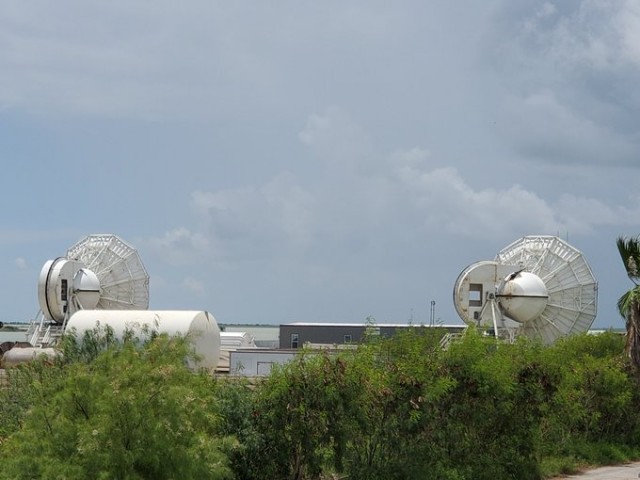 Прямо сейчас в прямом эфире посадка SpaceX DM-2