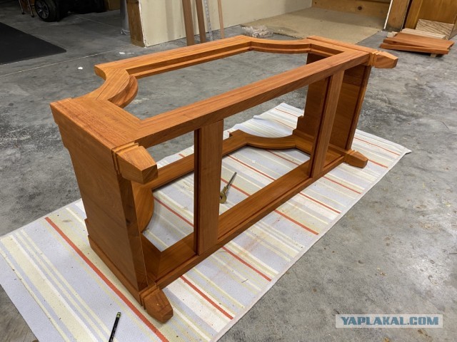 Сундучок-скамейка из Африканского падука