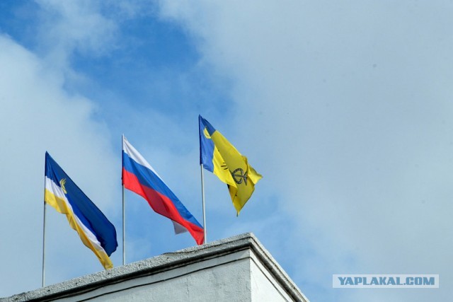 Мужчина, задержанный за желто-синюю одежду на 9 Мая, оказался индуистом