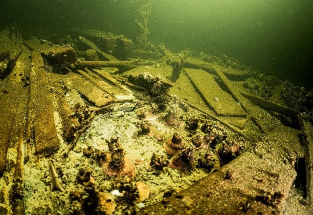 Парусник с шампанским нашли на дне Балтийского моря