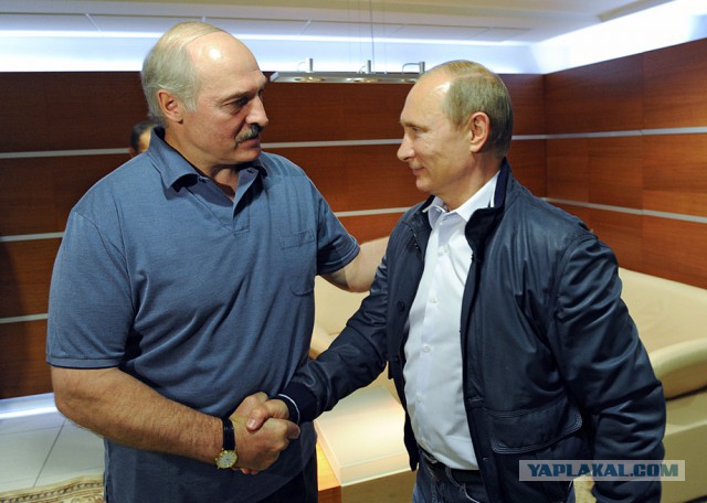 Рукопожатие Лукашенко и Путина