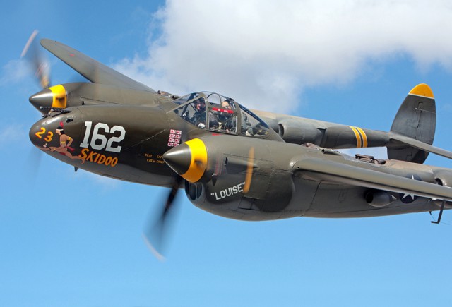 Многоцелевой истребитель P-38 «Lightning»